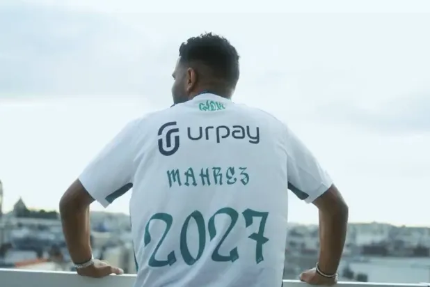 رياض محرز خلال مقطع فيديو قصير بثه النادي الأهلي السعودي (النادي الأهلي)