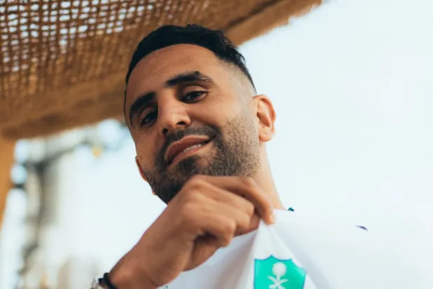 رياض محرز سيمثل قلعة الكؤوس حتى 2027 (النادي الأهلي)