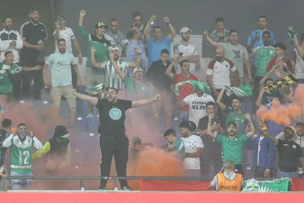 جماهير الرجاء المغربي وفرحة عارمة بعد التأهل (الشرق الأوسط)