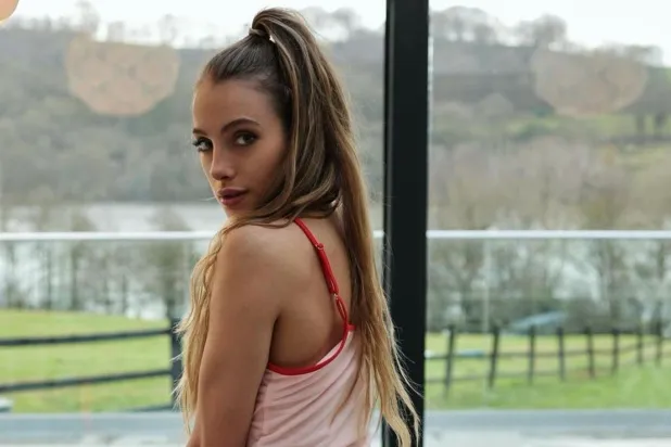 OnlyFans modeli: Abonelerimden biri eşinden benim için boşandı, dövmemi yaptırdı