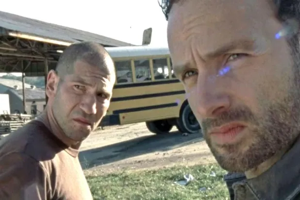 The Walking Dead'de Shane'i Jon Bernthal, Rick'iyse Andrew Lincoln canlandırmıştı (AMC)