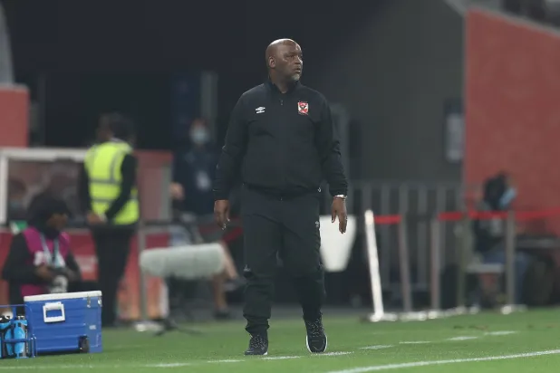 بيتسو موسيماني مدرب الوحدة الإماراتي (د.ب.أ)