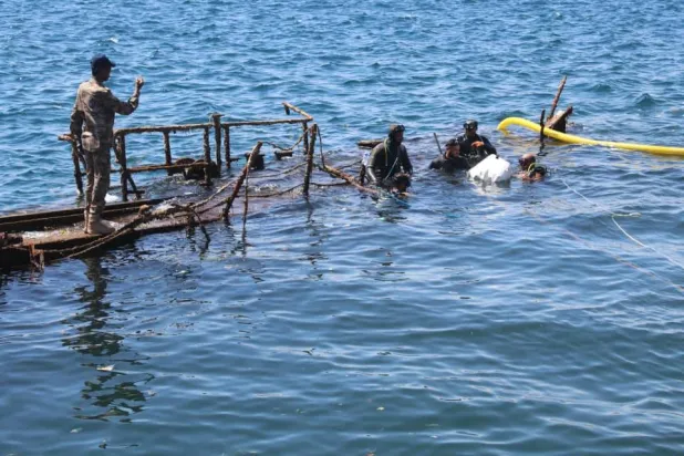 خلال انتشال السفينة «زلطن» (رئاسة أركان قوات حكومة «الوحدة»)