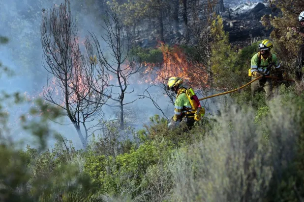 İspanya - Fransa sınırında çıkan yangın hızla yayılıyor