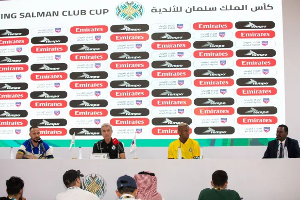 كاسترو خلال حديثه عن مباراة النصر والرجاء المغربي (الشرق الأوسط)