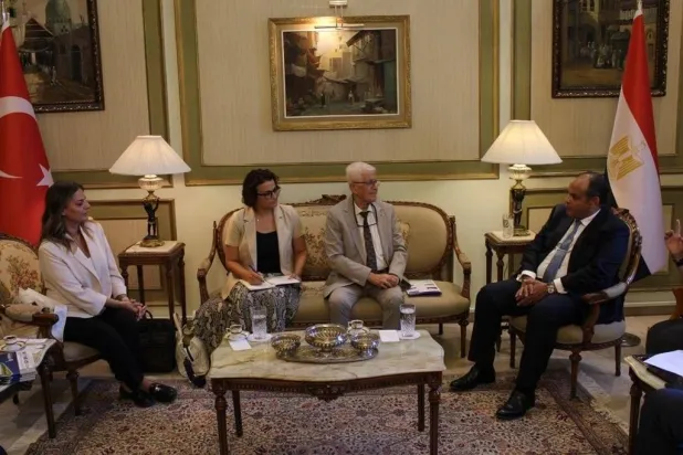 وزير الصناعة المصري أحمد سمير خلال لقائه مستثمرين أتراكاً في أنقرة (من حساب مجلس الوزراء المصري على فيسبوك)