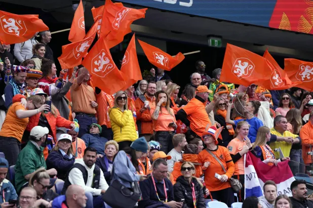 نحو 27 ألف متفرج حضر مباراة هولندا وجنوب أفريقيا (أ.ب)