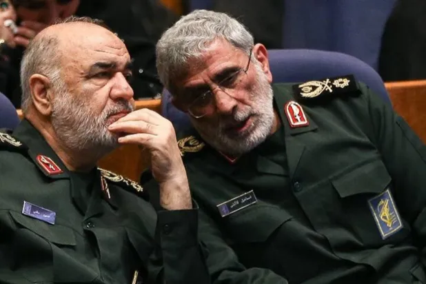 İran Devrim Muhafızları Ordusu Kudüs Gücü Komutanı İsmail Kaani ve komutan Hüseyin Selami (IRNA)