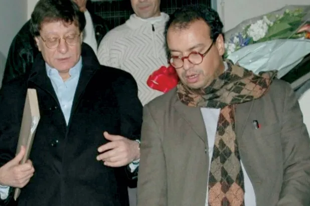 القليل من محمود درويش