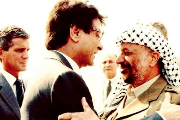 درويش مع عرفات