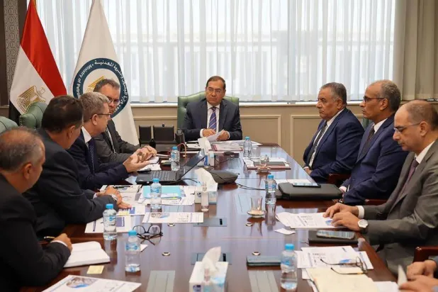 وزير البترول المصري طارق الملا يلتقي بوفد شركة ألمانية تدرس الاستثمار في التعدين بمصر (الشرق الأوسط)