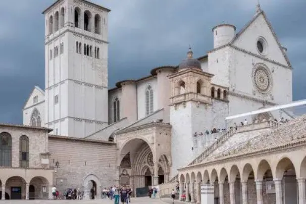 أومبريا إقليم الساحات والكاتدرائيات (نيويورك تايمز)