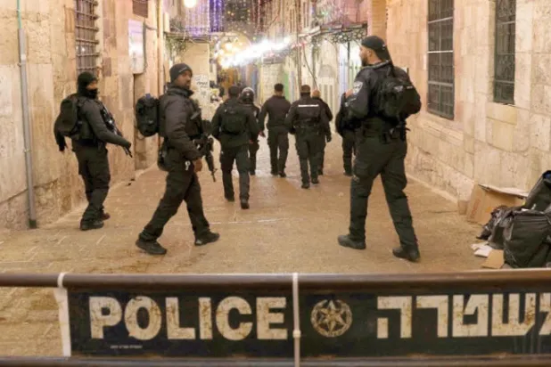 İsrail polisi, Mescid-i Aksa’ya giden yolu kapattı (Reuters)