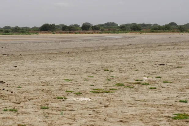 بحيرة سانتا أولالا كما تبدو حالياً (أ.ف.ب)