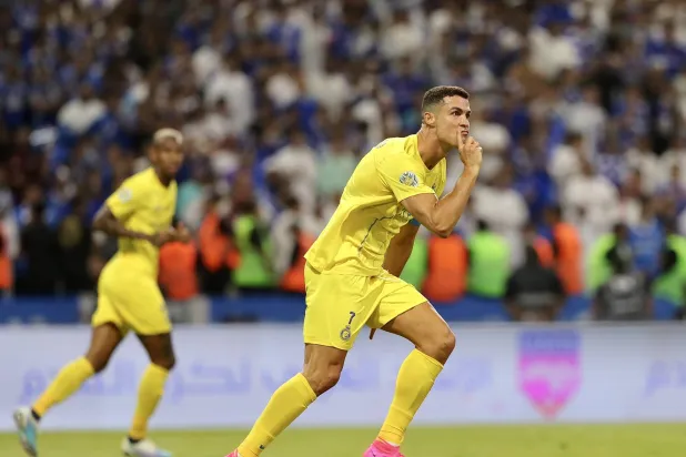 رونالدو تعملق أمس بعد إحرازه هدفين حاسمين في شباك الهلال (عبد العزيز النومان)