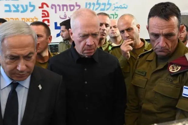نتنياهو وإلى يساره وزير الدفاع يوآف غالانت ورئيس الأركان هليفي (وزارة الدفاع)