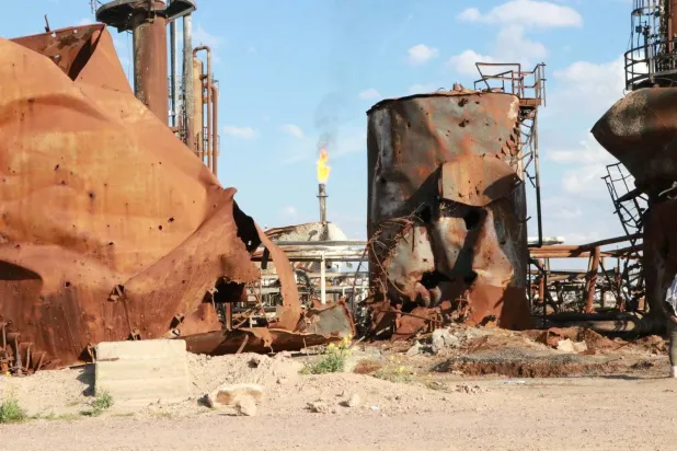 File photo from the Al-Omar oil field in the eastern countryside of Deir Ezzor. The image was captured after the conclusion of military operations and the expulsion of ISIS elements (Asharq Al-Awsat)