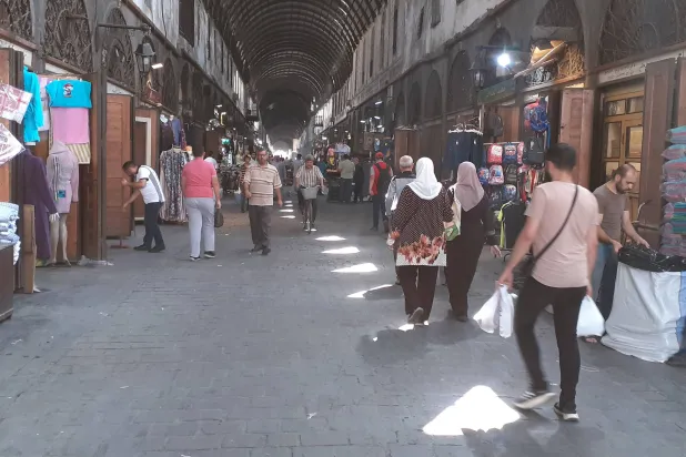 سوق «مدحت باشا» التي غابت عنها زحمة الزبائن (الشرق الأوسط)