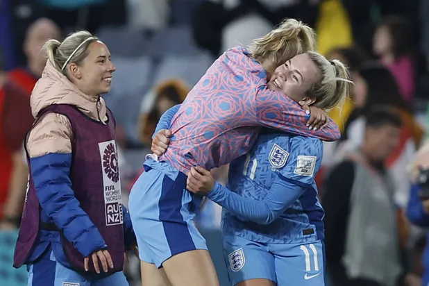 سعادة كبيرة في صفوف المنتخب الإنجليزي (رويترز)