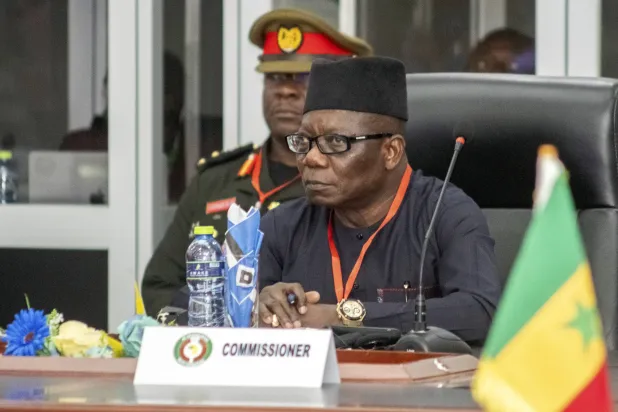 عبد الفتاح موسى مفوض الشؤون السياسية والسلام والأمن في «إيكواس» (أ.ب)