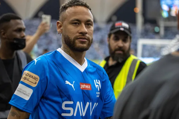 نيمار خلال حفل تقديم الهلال له السبت في الرياض (سعد العنزي)