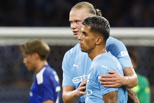 

ژائو کانسلو در کنار هالند در تور آسیایی منچستر سیتی (رویترز)