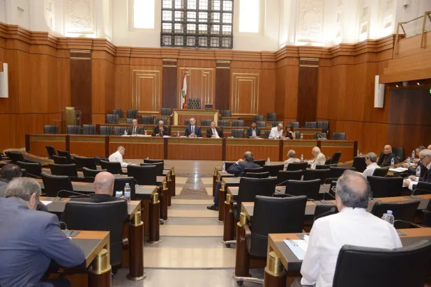 Lübnan: ÖYH mali ademi merkeziyetçilik kartını oynuyor