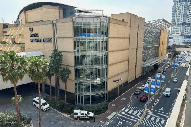 استعدادات مكثفة في جنوب أفريقيا لاستضافة قمة «بريكس» بجوهانسبرغ (رويترز)