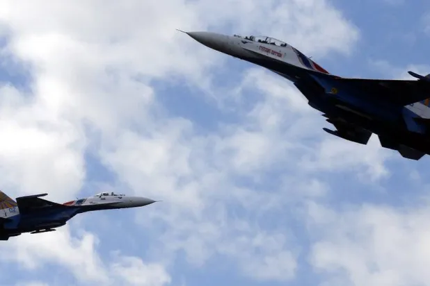 دو روسی "Su-30" ساختہ لڑاکا طیارے (آرکائیوز - ای پی اے)