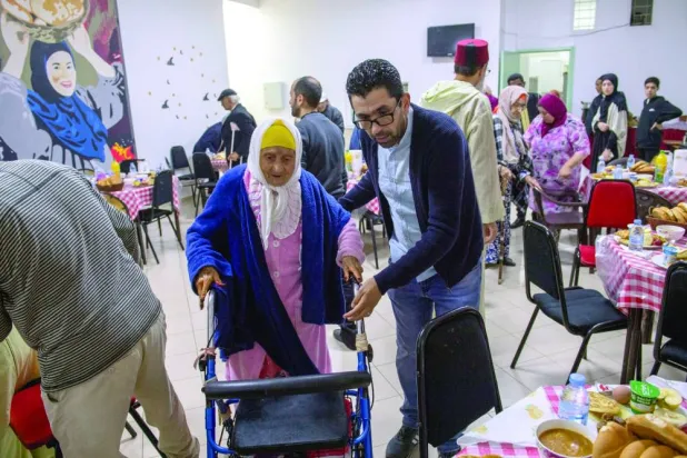 إفطار رمضاني في دار للمسنين في العاصمة المغربية الرباط (أرشيفية - إ.ب.أ)