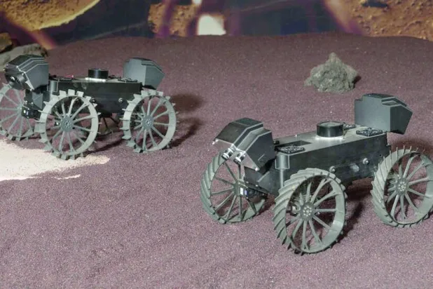 
سيختار فريق المركبات الصغيرة «قائداً» سيوزع بدوره مهام العمل لتحقيق الهدف الجماعي (ناسا/كالتيك)