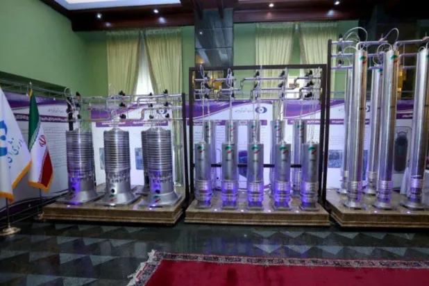 Tahran’da sergilenen santrifüjler (Reuters-Arşiv)