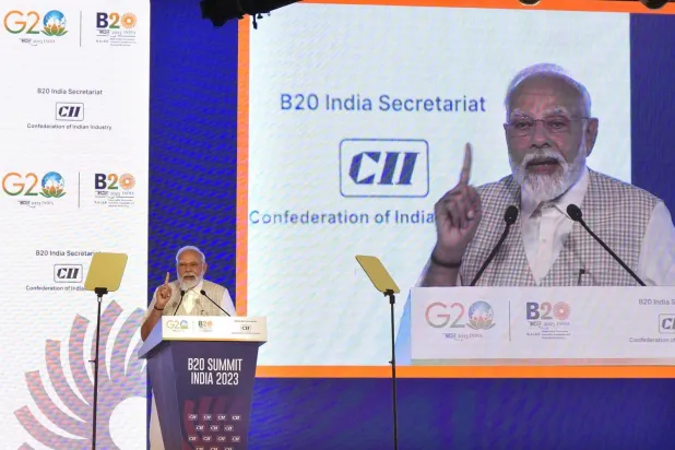 Hindistan Başbakanı Narendra Modi B20 İş Forumu sırasında (AP)