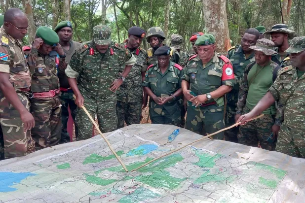 قادة عسكريون أوغنديون يراجعون خطة عملية «شوجا» ضد «داعش» (صحافة محلية)