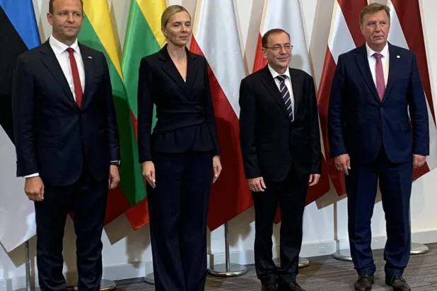 وزراء داخلية بولندا وليتوانيا ولاتفيا وإستونيا (حساب سفير إستونيا لدى بولندا على منصة إكس)