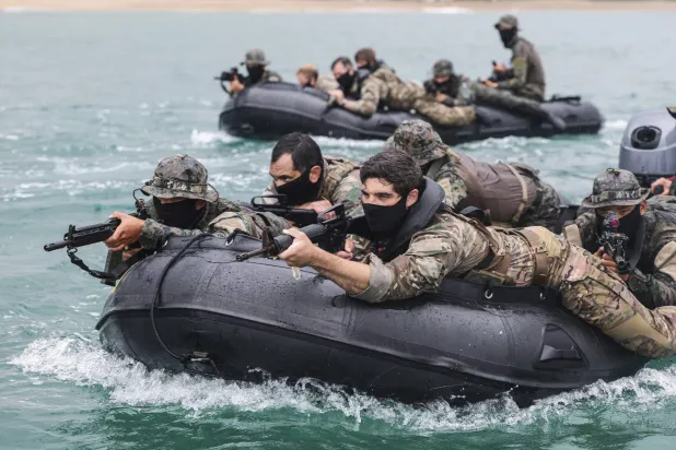 جنود أميركيون يشاركون بتدريبات بحرية في كوريا الجنوبية (د.ب.أ)