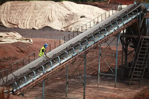 أحد مناجم المنغنيز التابعة لشركة «إيراميت» الفرنسية في الغابون (أرشيفية - رويترز)