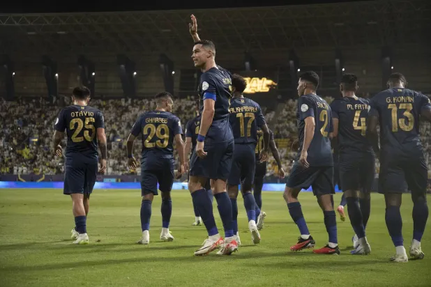 رقصة رونالدو بعد تألقه في مباراة «النصر» و«الشباب» لفتت أنظار العالم (يزيد السمراني)