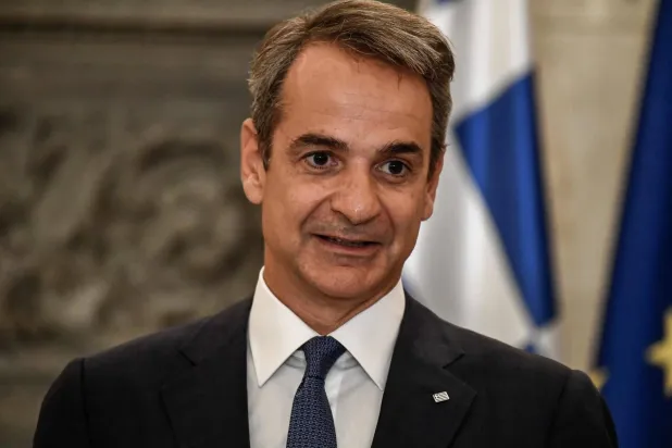 رئيس الوزراء اليوناني كرياكوس ميتسوتاكيس (أ.ف.ب)