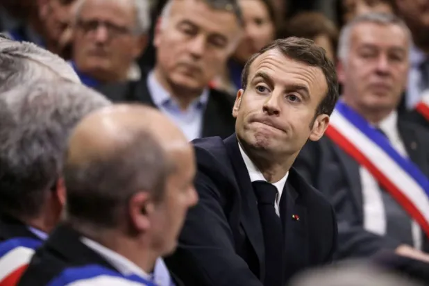 Emmanuel Macron 2017 ve 2022'deki seçimlerde cumhurbaşkanı seçilmeyi başarmıştı (AFP)