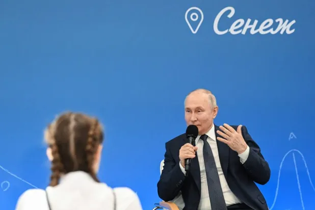 الرئيس الروسي فلاديمير بوتين يلتقي تلاميذ بمناسبة بدء العام الدراسي (الكرملين)