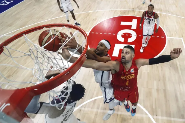 الولايات المتحدة حقق فوزاً صعباً على مونتينيغرو (إ.ب.أ)