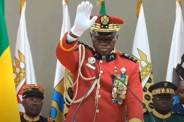  الجنرال بريس أوليغي نغيما يؤدي اليمين أمام المحكمة الدستورية للغابون 