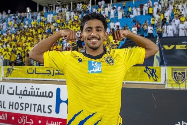 يسعى النادي الأهلي لتعزيز صفوفه بأسماء محلية (نادي التعاون)