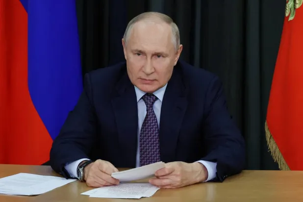 Rusya Devlet Başkanı Vladimir Putin, 5 Eylül 2023’te Rusya’nın Soçi kentinde video bağlantısı aracılığıyla bir toplantıya katıldı (Reuters)