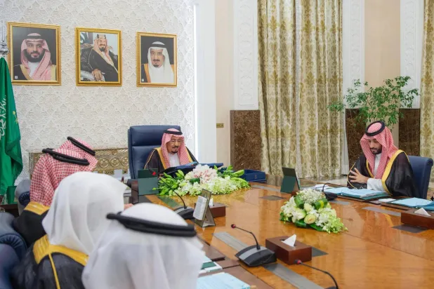 نيوم میں شاہ سلمان بن عبدالعزیز کی زیر صدارت کابینہ کے اجلاس کا منظر (SPA)