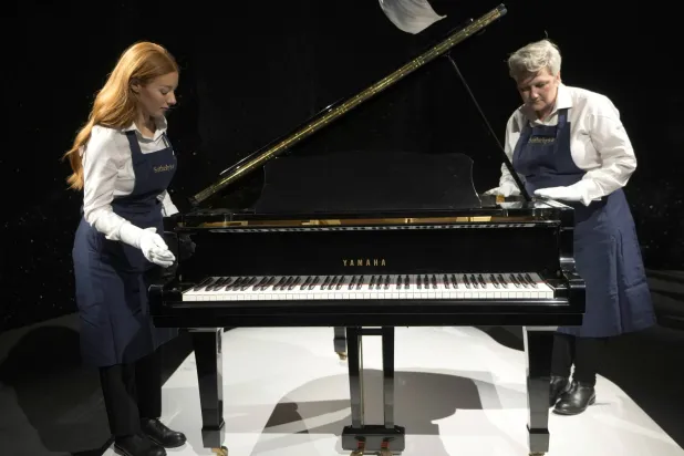 استند ميركوري على هذا البيانو لتأليف مختلف أعماله (أ.ب)