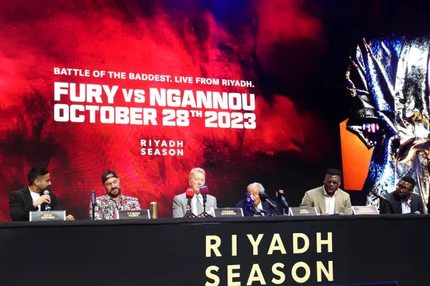 جانب من المؤتمر الصحافي لنزال الرياض والذي عقد في لندن الخميس (د.ب.أ)