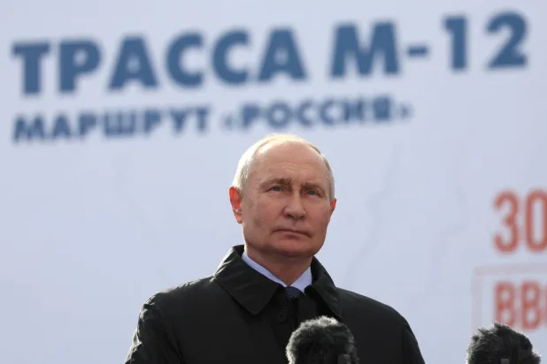 الرئيس الروسي فلاديمير بوتين يشارك في حفل افتتاح القسم الشمالي من طريق موسكو السريع الذي أقيم عبر رابط فيديو في مدينة أرزاماس بمنطقة نيجني نوفغورود بروسيا في 8 سبتمبر 2023 (رويترز)