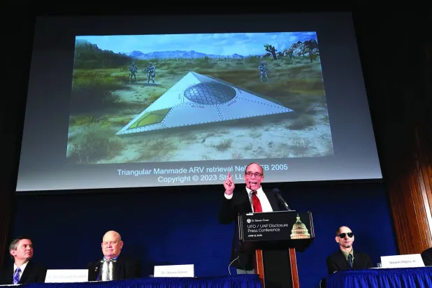 ABD, tanımlanamayan nesneler karşısında çaresiz: Pentagon 500'den fazla raporu inceliyor